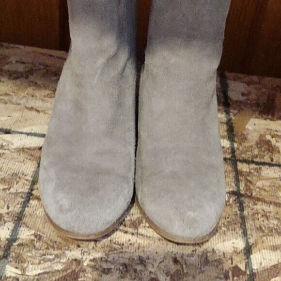 👍 Taupe Grey Suede Booties A4 - Picture 2 of 4
